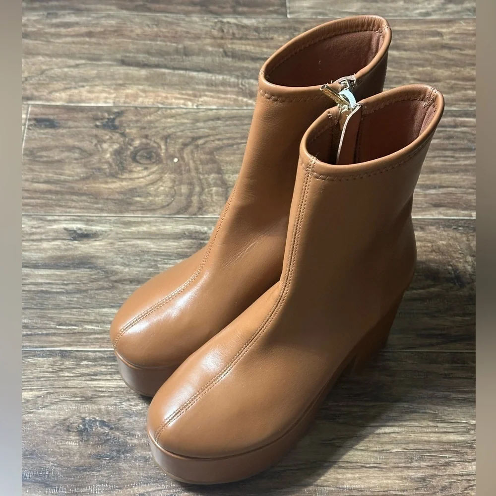 Larroude Miso‎ Platform Boots Size 5